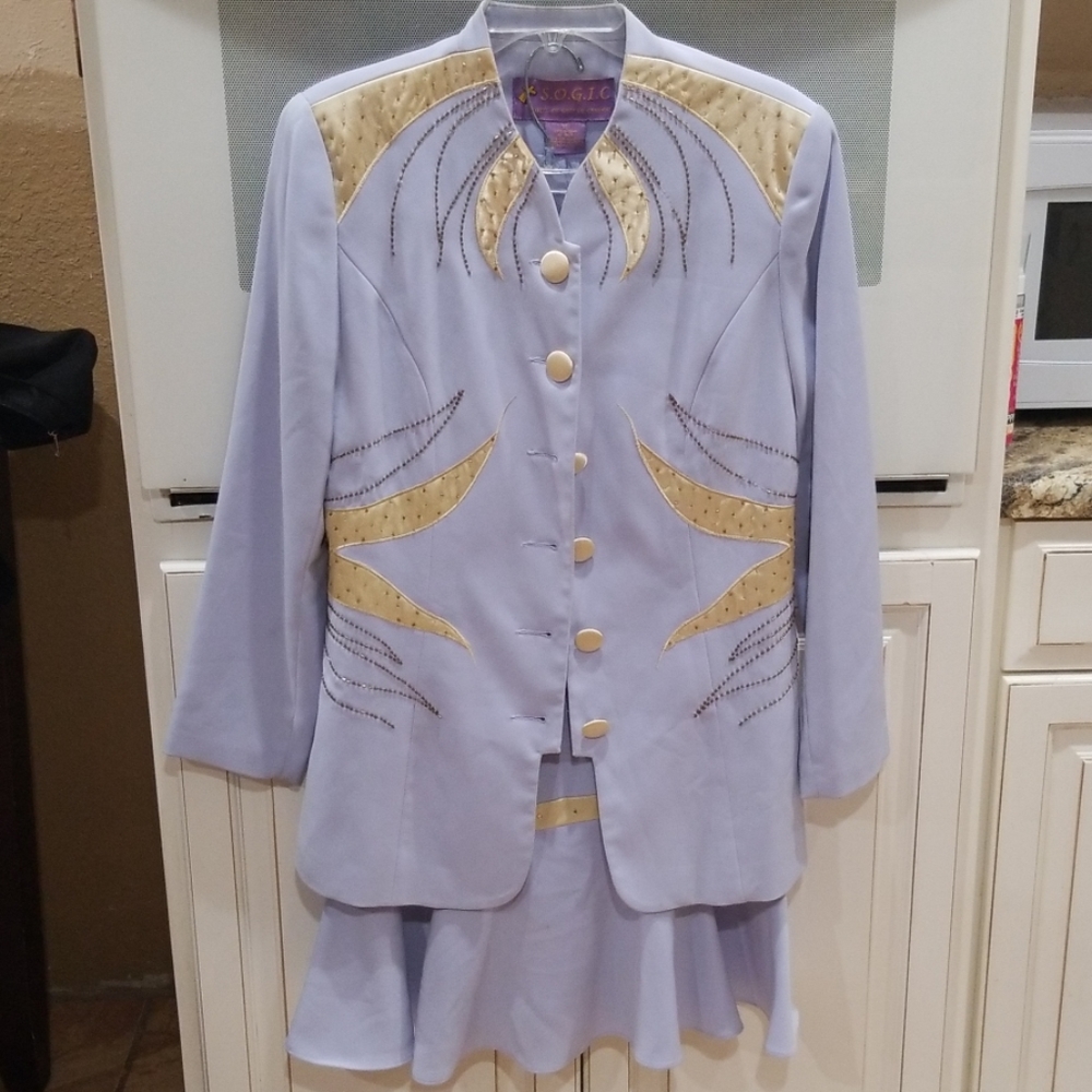 Dress suit